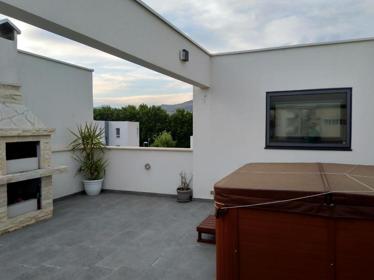 Sea Pearl Luxury Apartment Ποντστράνα Εξωτερικό φωτογραφία